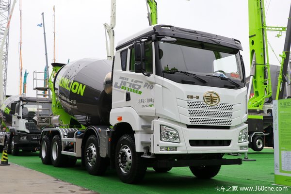 青岛解放 JH6重卡 Pro 350马力 8X4 7.95方混凝土搅拌运输车(中联牌)(ZLJ5318GJBJHF)