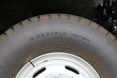 江淮 德沃斯V8 大金牛pro 195马力 9.325米单排栏板载货车(国六)