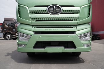 一汽解放 j7重卡 560马力 8x4 9.