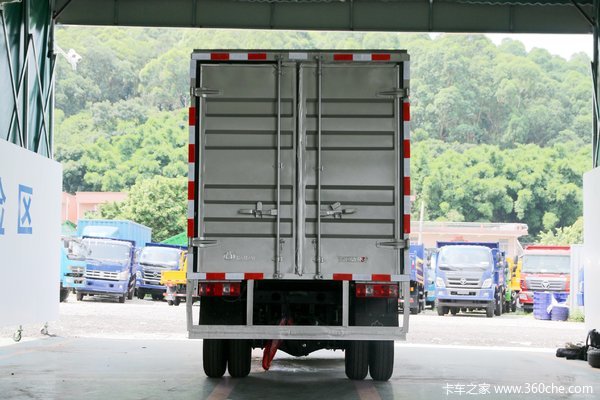 长安新豹T5载货车温州市火热促销中 让利高达0.1万