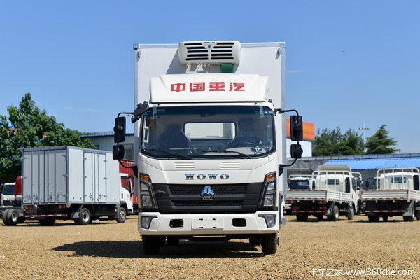 中国重汽HOWO 统帅 160马力 4X2 3.85米排半冷藏车(国六)(法士特8挡)(ZZ5047XLCG3315F144)