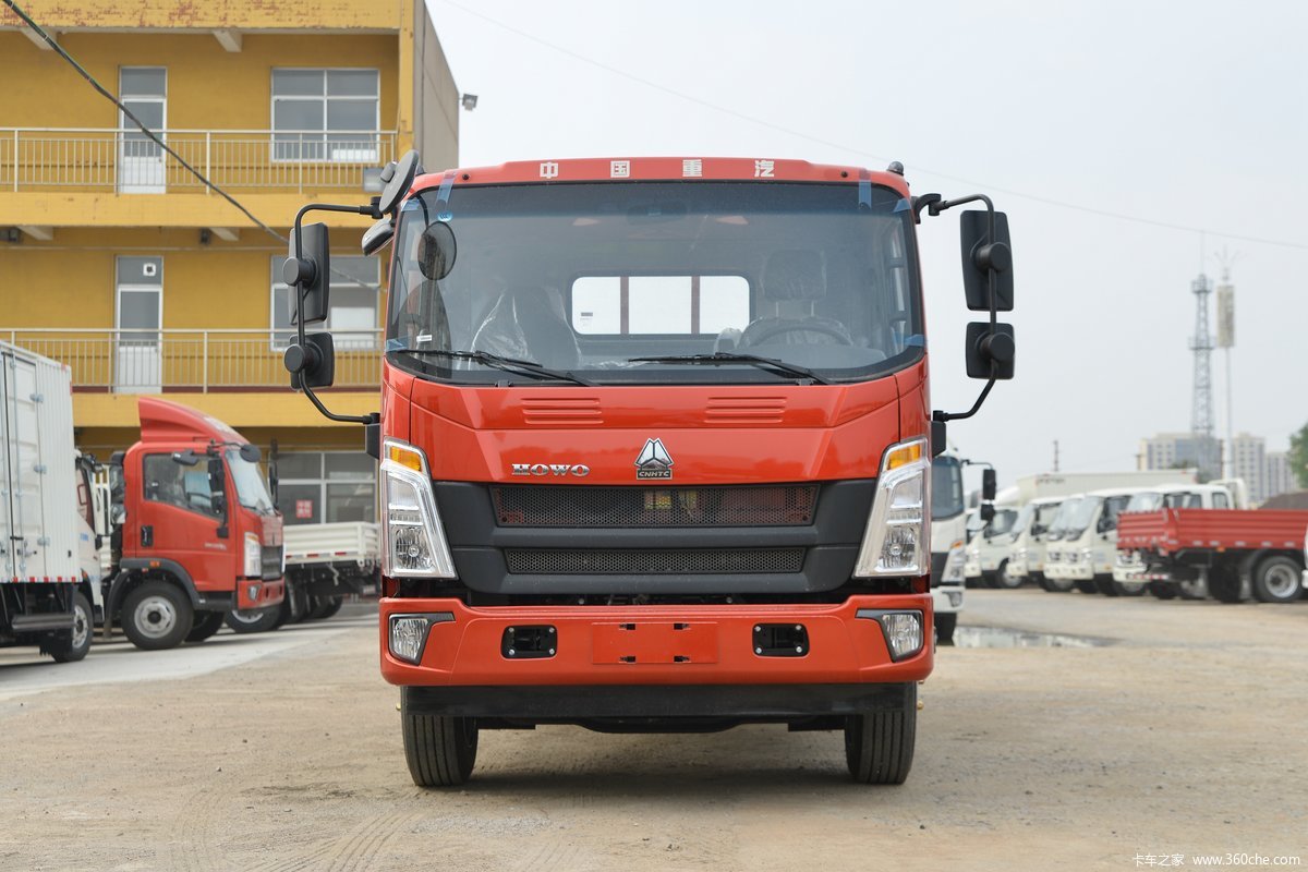 中国重汽HOWO 悍将 160马力 5.2米排半厢式载货车(国六)