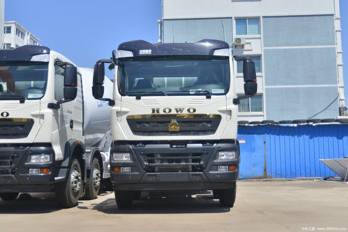 中国重汽 HOWO TX 340马力 8X4 7.95方混凝土搅拌车(武夷牌)