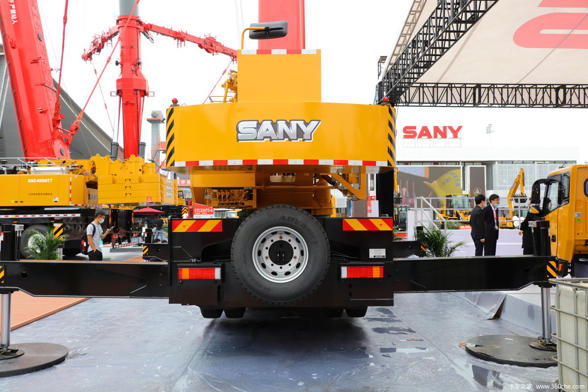 【图】三一 25吨 3桥汽车起重机(国六)(STC250T56)_实拍图片_1203140_卡车之家