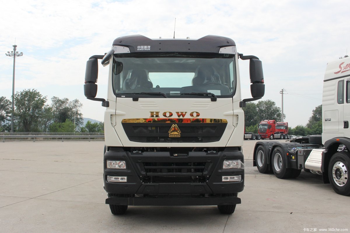 中国重汽HOWO TX 350马力 8X4 6.2米自卸车(国六)