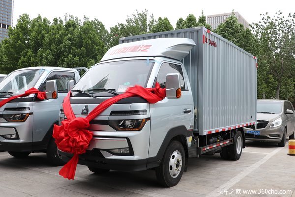 中国重汽HOWO 小将 115马力 3.95米单排厢式小卡(液刹)(ZZ5047XXYF3111F145)