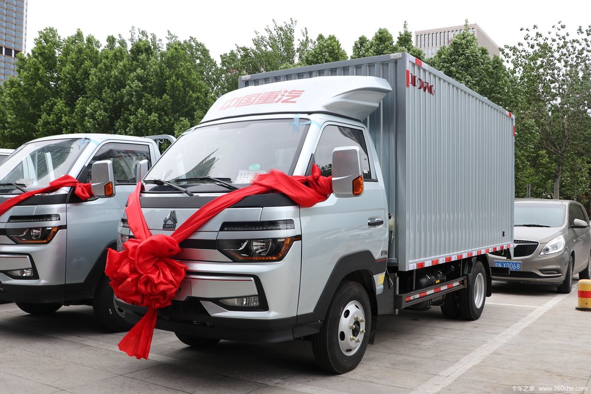 中国重汽HOWO 小将 140马力 3.6米单排厢式小卡(国六)