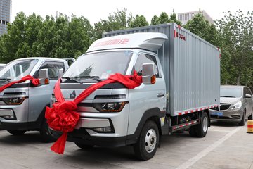 中国重汽HOWO 小将 127马力 4X2 3.6米单排厢式小卡(ZZ5047XXYF3111F145)
