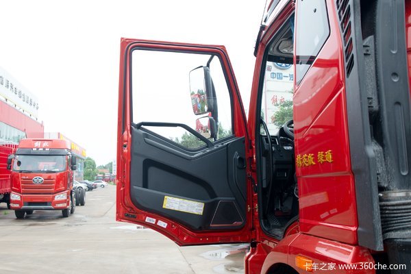 一汽解放 J6L中卡 180马力 4X2 6.8米栏板载货车(CA1160P62K1L4A1E5)