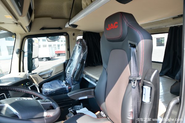 江淮格尔发k7舒适版560马力6x4amt自动挡牵引车