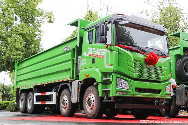 青岛解放 JH6重卡 430马力 8X4 7.2米CNG自卸车(CA3315P27K15L7T4NE6A80)