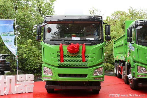 青岛解放 JH6重卡 460马力 6X4 5.8米LNG自卸车(CA3250P27K15L1T1NE6A80)