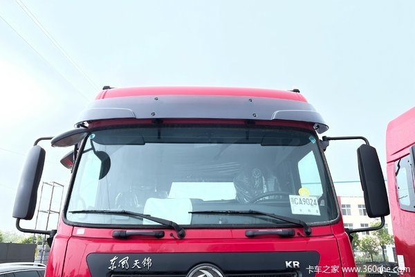 东风天锦，新款国六，260马力动力厢式车