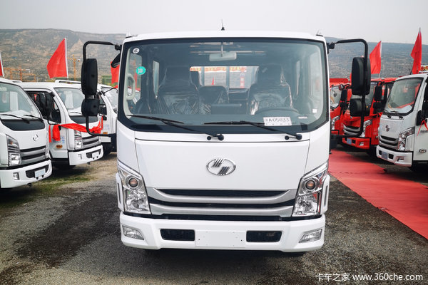 跃进超运c300120马力315米双排栏板轻卡