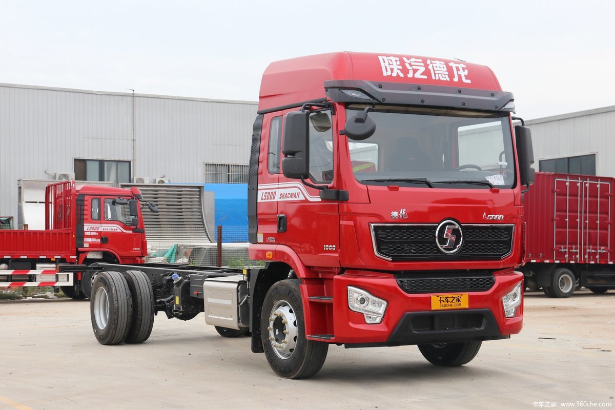 陕汽重卡 德龙L5000 轻量化版 240马力 4X2 9.8米厢式载货车(国六)