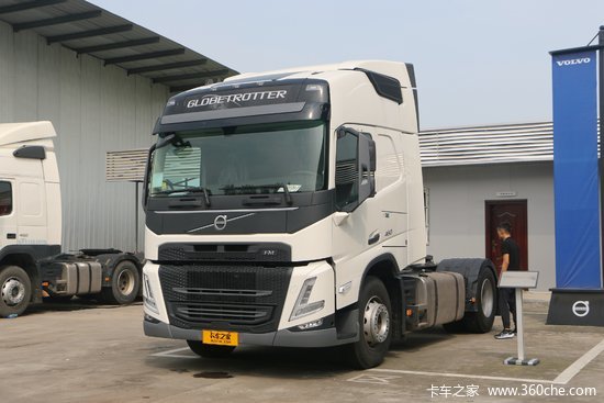 沃尔沃 新fm重卡 460马力 4x2 自动挡牵引车(国六)