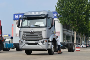 中国重汽 豪沃N5G中卡 250马力 4X2 9.65米厢式载货车(国六)(ZZ5187XXYK711JF1)