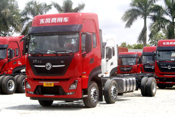 东风商用车 天龙VL重卡 300马力 6X2 9.6米厢式载货车