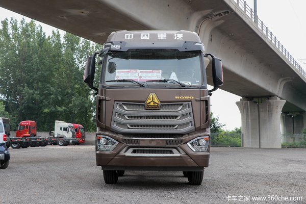 中国重汽 豪沃N5G中卡 轻奢版 250马力 4X2 6.75米栏板载货车(国六)(ZZ1187K511JF1)