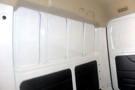 EC35 电动封闭厢货货箱图片