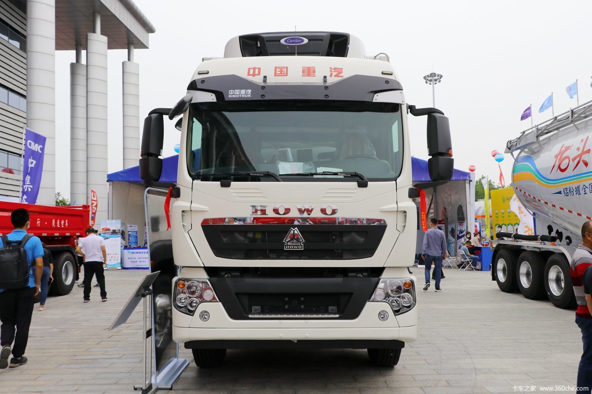 中国重汽 HOWO TX 350马力 6X2 7.8米冷藏车(国六)