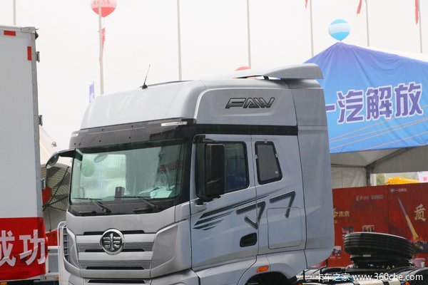 解放J7牵引车襄阳市火热促销中 让利高达0.3万