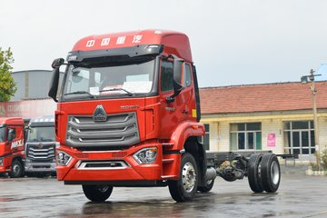 中国重汽 豪沃N5G中卡 250马力 4X2 6.75米AMT自动挡厢式载货车(国六)(ZZ5187XXYK511JF1)