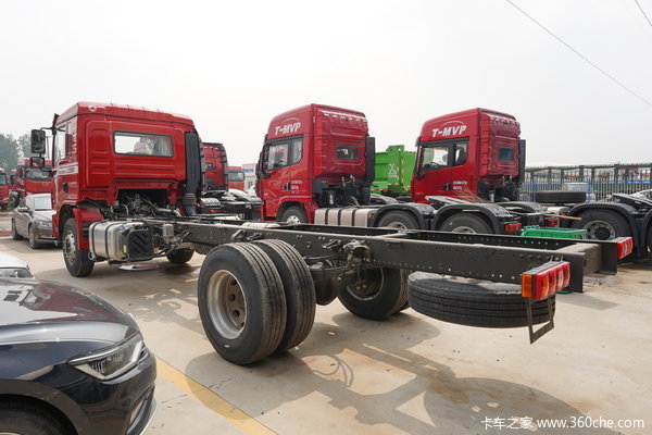 德龙L3000载货车南京市火热促销中，数量有限，先到先得！