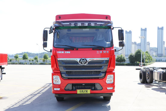 三环十通昊龙舒适版300马力8x48米仓栅式载货车stq5311ccyb6