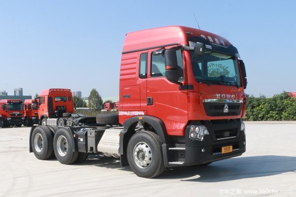 中国重汽howotx重卡430马力6x4牵引车