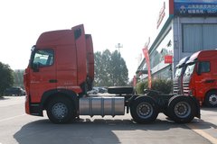 中国重汽 HOWO T7H重卡 440马力 6X4牵引车(12挡)(ZZ4257V324HE1B)