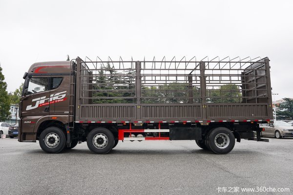 辽宁惠华青岛解放JH6 6×2载货车，岁末促销，优惠5000元！