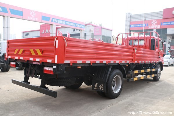 多利卡D8载货车哈尔滨市火热促销中 让利高达0.8万