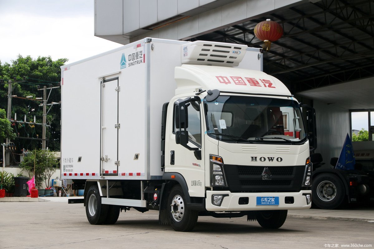 中国重汽HOWO 统帅 160马力 4X2 4米冷藏车(国六)(绿叶牌)