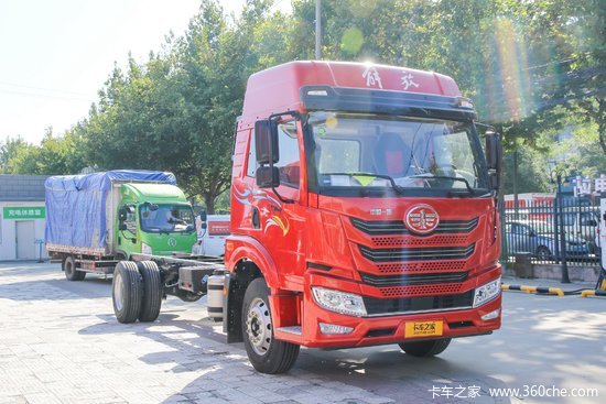 青岛解放龙vh20版250马力4x267米仓栅式载货车国六带液缓ca5180ccypk2