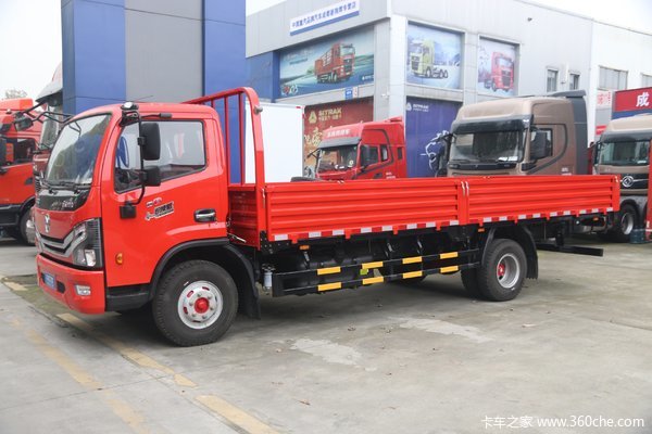 多利卡D8载货车哈尔滨市火热促销中 让利高达0.8万