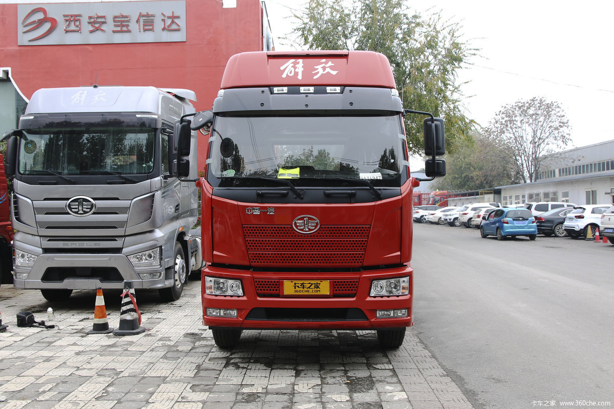 一汽解放 J6L中卡 精英版 220马力 4X2 7.8米厢式载货车(国六)(平顶)