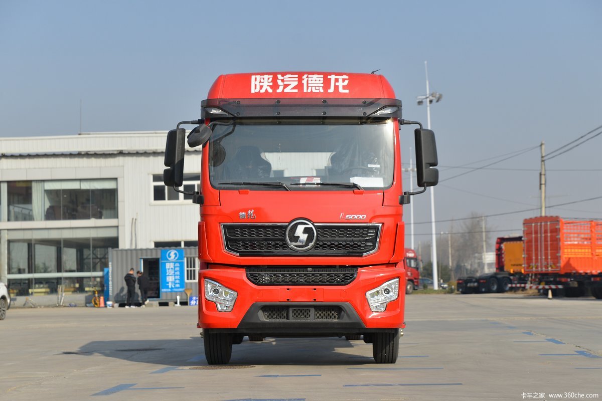 陕汽重卡 德龙L5000 超值版 240马力 4X2 7.9米厢式载货车(国六)