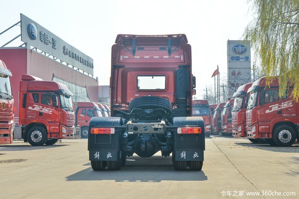青岛解放 JH6重卡 550马力 6X4 牵引车(国六)(CA4259P25K15T1E6A80)