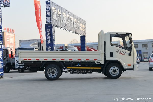 购锡柴110马力3米7虎VR平板载货车 享高达3.2万优惠
