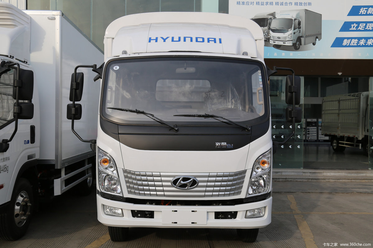 现代商用车 泓图EV 4.5T 4.14米单排纯电动仓栅运输车