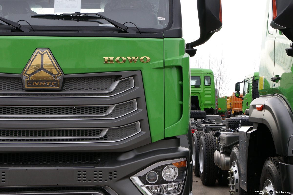 йHOWO N7W 350 8X4 6.2ж()(ZZ3317V306JF1)                                                