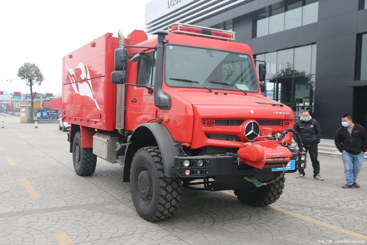 奔驰 乌尼莫克 230马力 4X4消防车