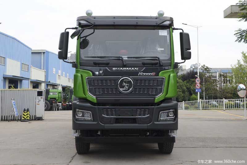 陕汽重卡 德龙M3000S 8X4 5.6米纯电动自卸车