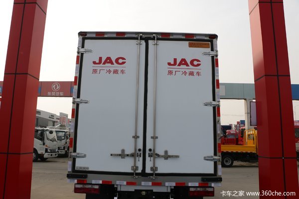 骏铃V6冷藏车东莞市火热促销中 让利高达1.4万