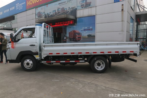 小帅载货车重庆市火热促销中 让利高达0.6万