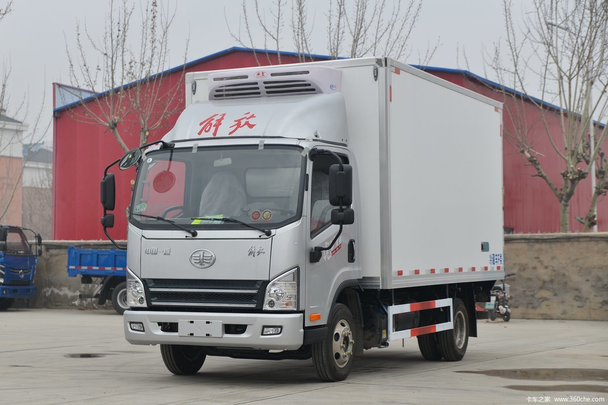 解放 虎VN 130马力 4X2 4.13米冷藏车(国六)(5挡变速箱)