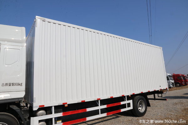 东风柳汽 乘龙H5中卡 240马力 4X2 9.8米排半翼开厢式载货车(LZ5180XYKM5AB)