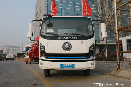 陕汽商用车轩德翼9标载版131马力382米排半栏板轻卡国六sx1041np6331