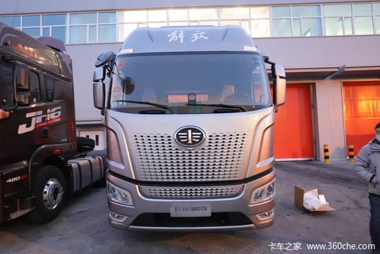 一汽解放j6s重卡4x2amt牵引车国六ca4180p66k24e6